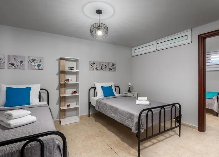 Mayas House Greece Rhodes クレマスティ